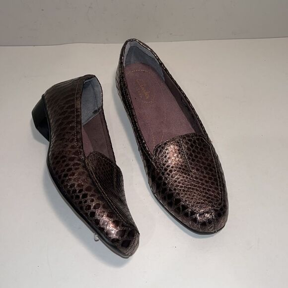 Clarks  artisan leather flats - Picture 1 of 5
